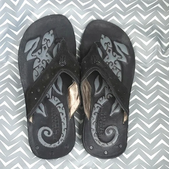 Lounge by Mark Nason Size 8 Black Leather Studded Sayulita Sandals Flip Flips Rivington Black Flip Flops, Comfortable Women main image 2